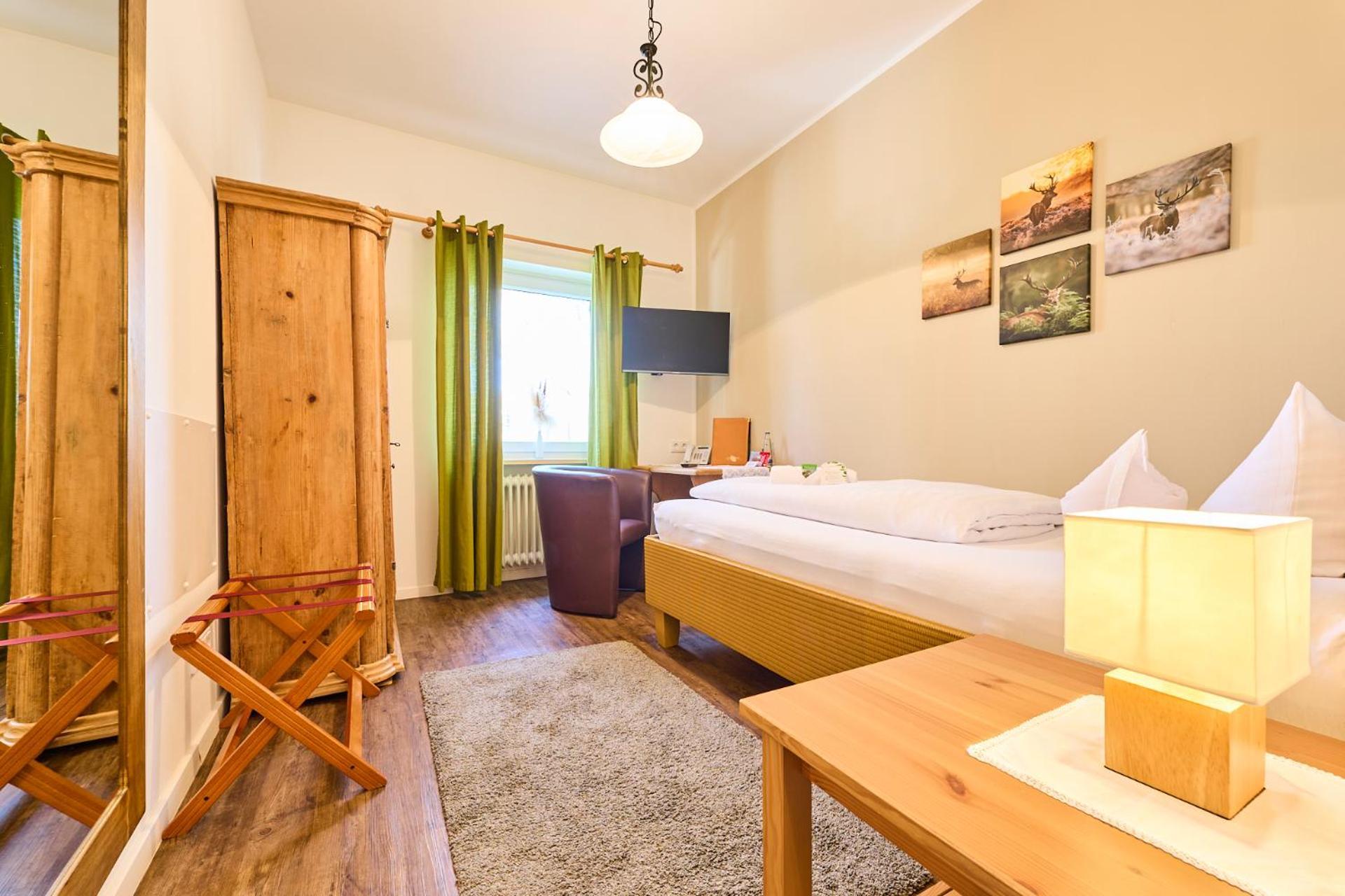 Hotel Waldgasthof Buchenhain Baierbrunn Buitenkant foto