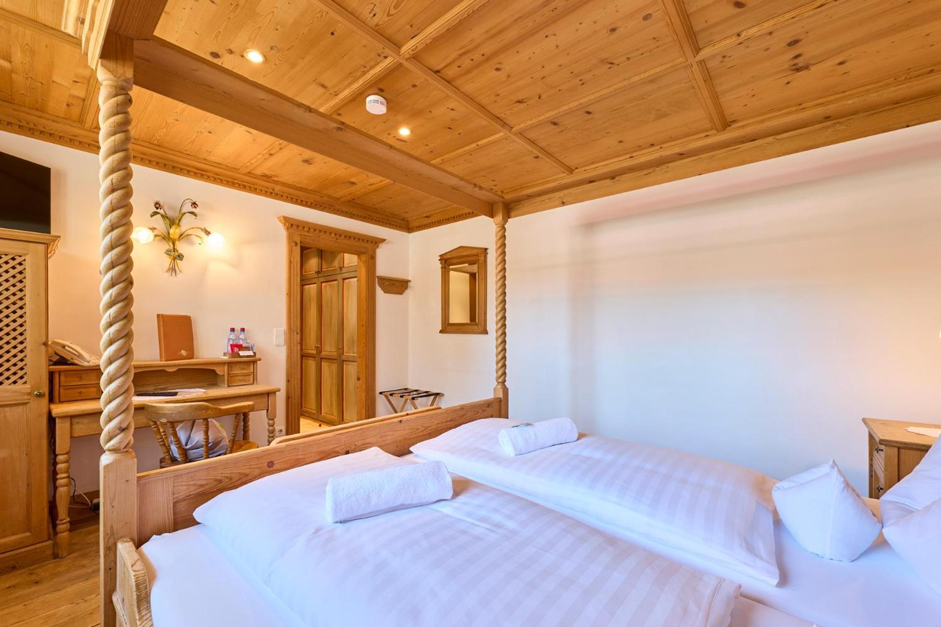 Hotel Waldgasthof Buchenhain Baierbrunn Buitenkant foto